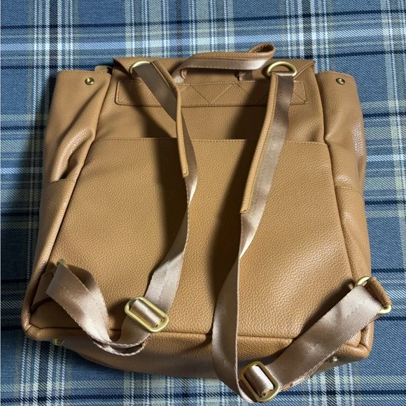 Freshly Picked classic diaper bag in Butterscotch - Picture 5 of 9